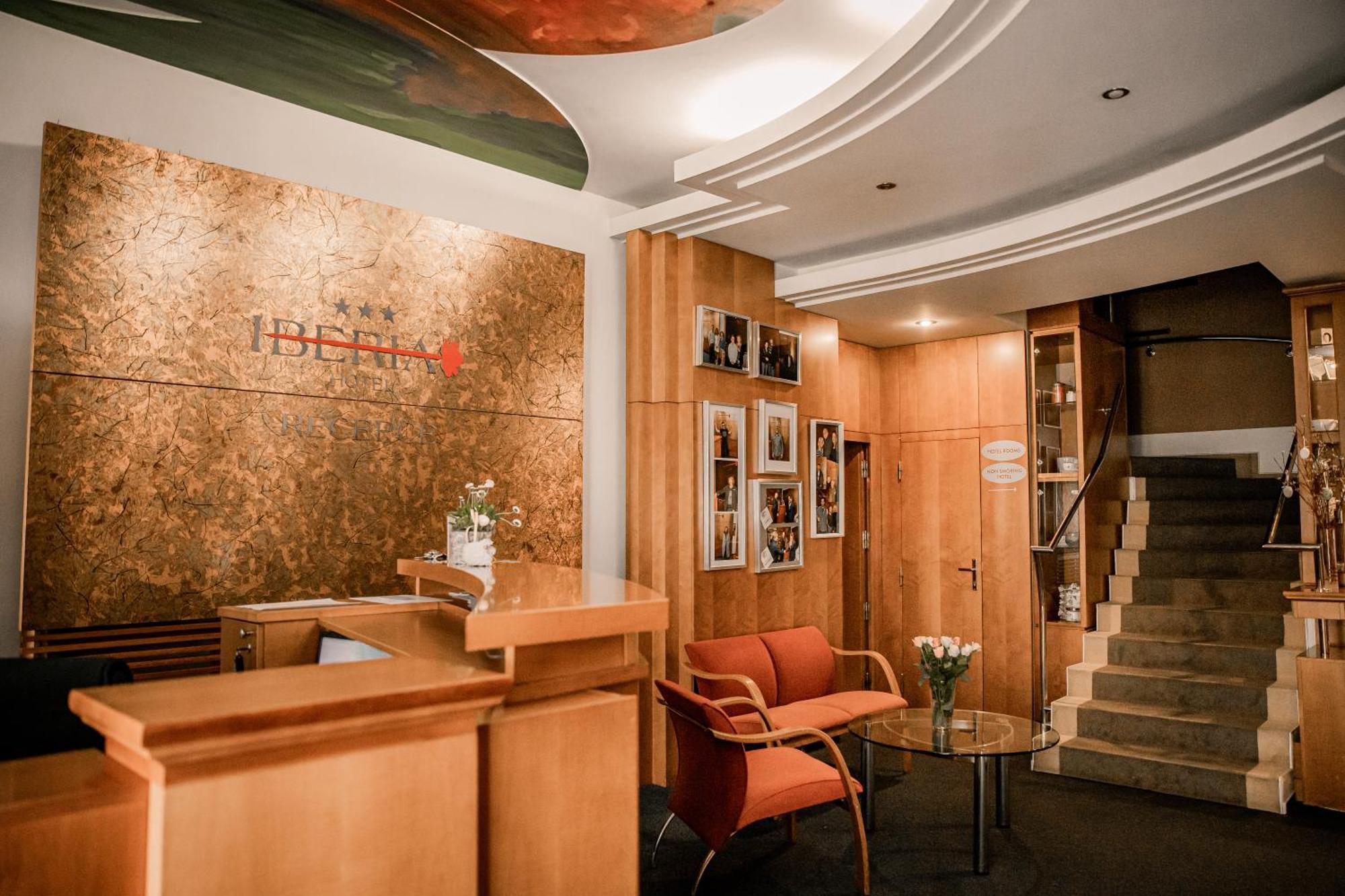 Hotel Iberia Опава Экстерьер фото