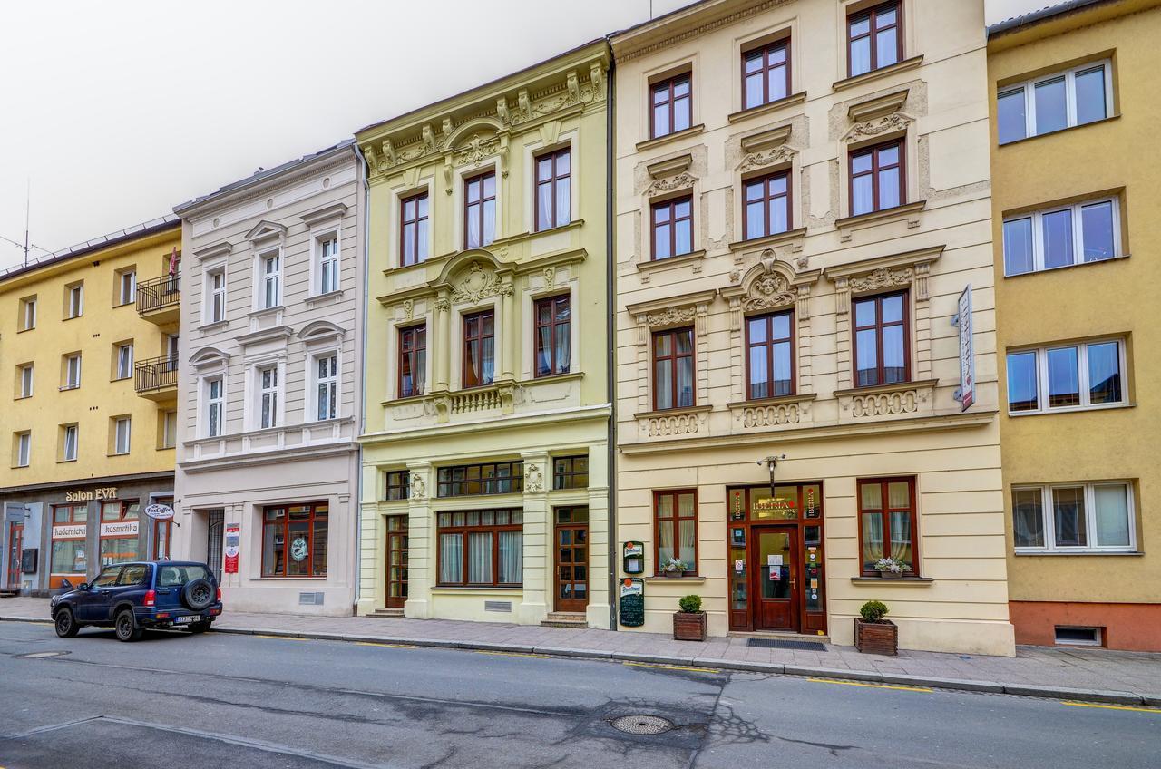 Hotel Iberia Опава Экстерьер фото